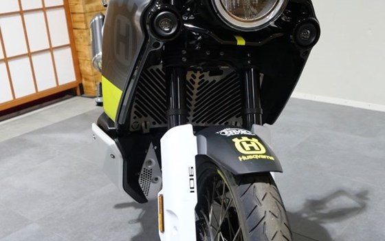 Gebrauchtmotorrad Husqvarna Norden 901 - Bild 4