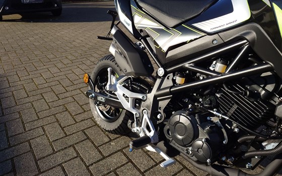 Gebrauchtmotorrad Benelli TnT 125 - Bild 13