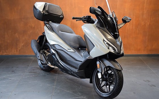 Gebrauchtmotorrad Honda Forza 125 - Bild 1