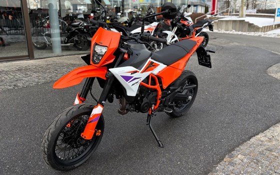 Neufahrzeug KTM 390 SMC R - Bild 11