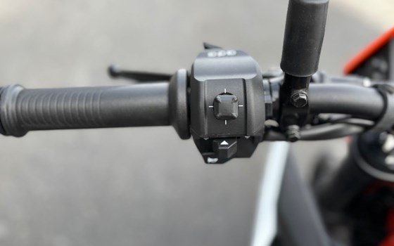 Neufahrzeug KTM 390 SMC R - Bild 13