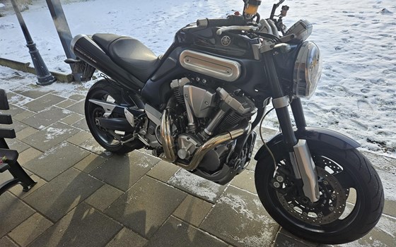 Gebrauchtmotorrad Yamaha MT-01 - Bild 1