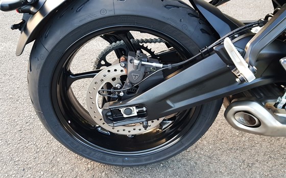 Gebrauchtmotorrad Triumph Trident 660 - Bild 11