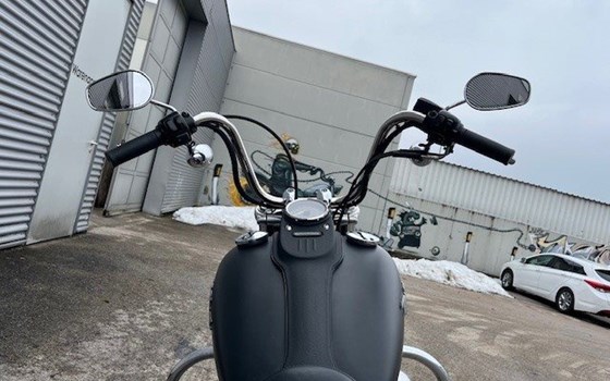 Gebrauchtmotorrad Harley-Davidson Dyna Street Bob FXDB - Bild 11