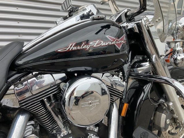 Harley-Davidson Touring Road King FLHR (Vivid Black) - Bild 3