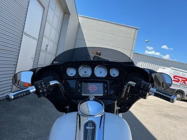 Harley-Davidson Touring Street Glide Special FLHXS (Crushed Ice Pearl) - Bild 13