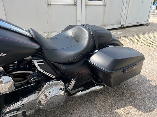 Harley-Davidson Touring Street Glide Special FLHXS (Black Denim & Red Stripes) - Bild 11