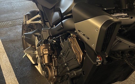 Gebrauchtmotorrad Honda CB650R E-Clutch - Bild 10