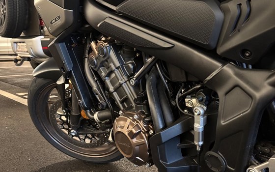 Gebrauchtmotorrad Honda CB650R E-Clutch - Bild 12