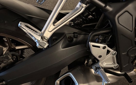 Gebrauchtmotorrad Honda CB650R E-Clutch - Bild 7