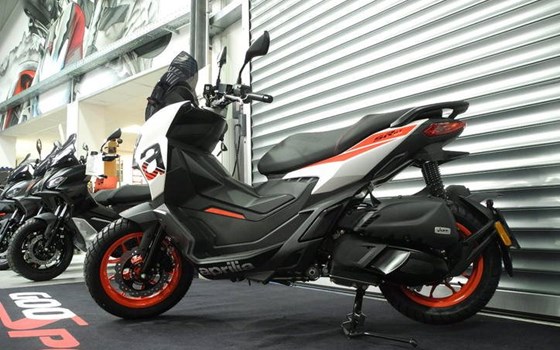 Neufahrzeug Aprilia SR GT 125 - Bild 7