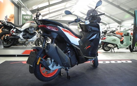 Neufahrzeug Aprilia SR GT 125 - Bild 9