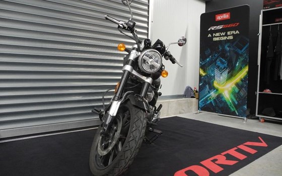 Gebrauchtmotorrad Royal Enfield Super Meteor 650 - Bild 3