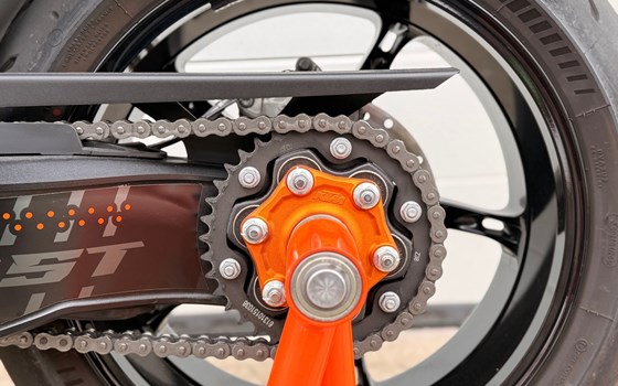 Gebrauchtmotorrad KTM 1390 Super Duke R - Bild 23