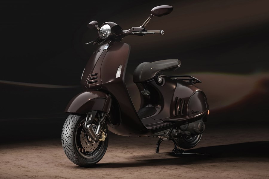 Vespa 946