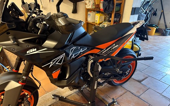 Gebrauchtmotorrad KTM 890 SMT - Bild 2