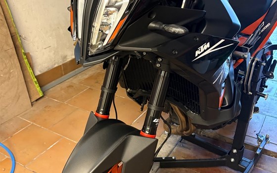 Gebrauchtmotorrad KTM 890 SMT - Bild 3