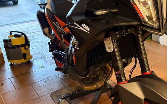 Gebrauchtmotorrad KTM 890 SMT - Bild 7
