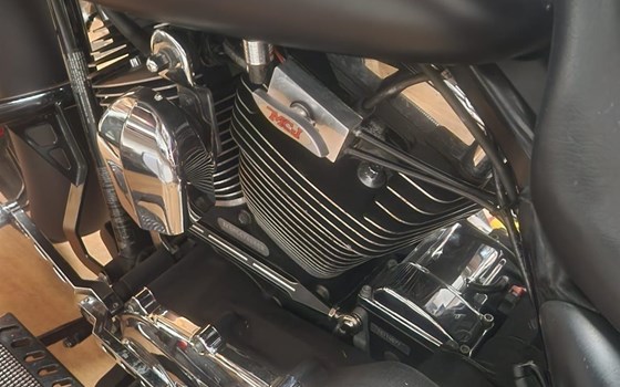 Gebrauchtmotorrad Harley-Davidson Street Glide FLHX - Bild 4