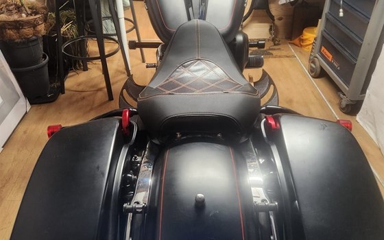 Gebrauchtmotorrad Harley-Davidson Street Glide FLHX - Bild 8