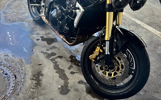 Gebrauchtmotorrad Triumph Speed Triple 1050 - Bild 1