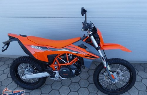 Neumotorrad KTM 690 Enduro R