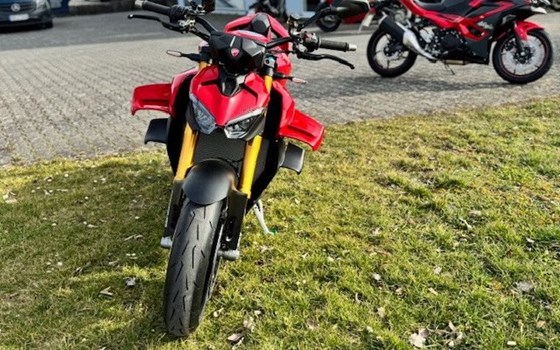 Gebrauchtmotorrad Ducati Streetfighter V4 S - Bild 3