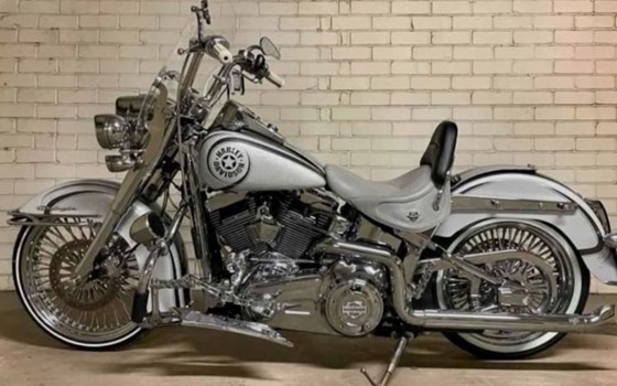 Gebrauchtmotorrad Harley-Davidson Softail Deluxe FLSTN - Bild 3