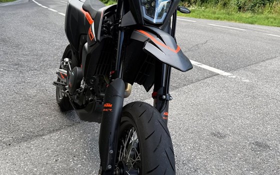 Gebrauchtmotorrad KTM 690 SMC R - Bild 2