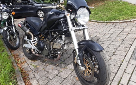 Gebrauchtmotorrad Ducati Monster 900 i.e. Dark - Bild 2