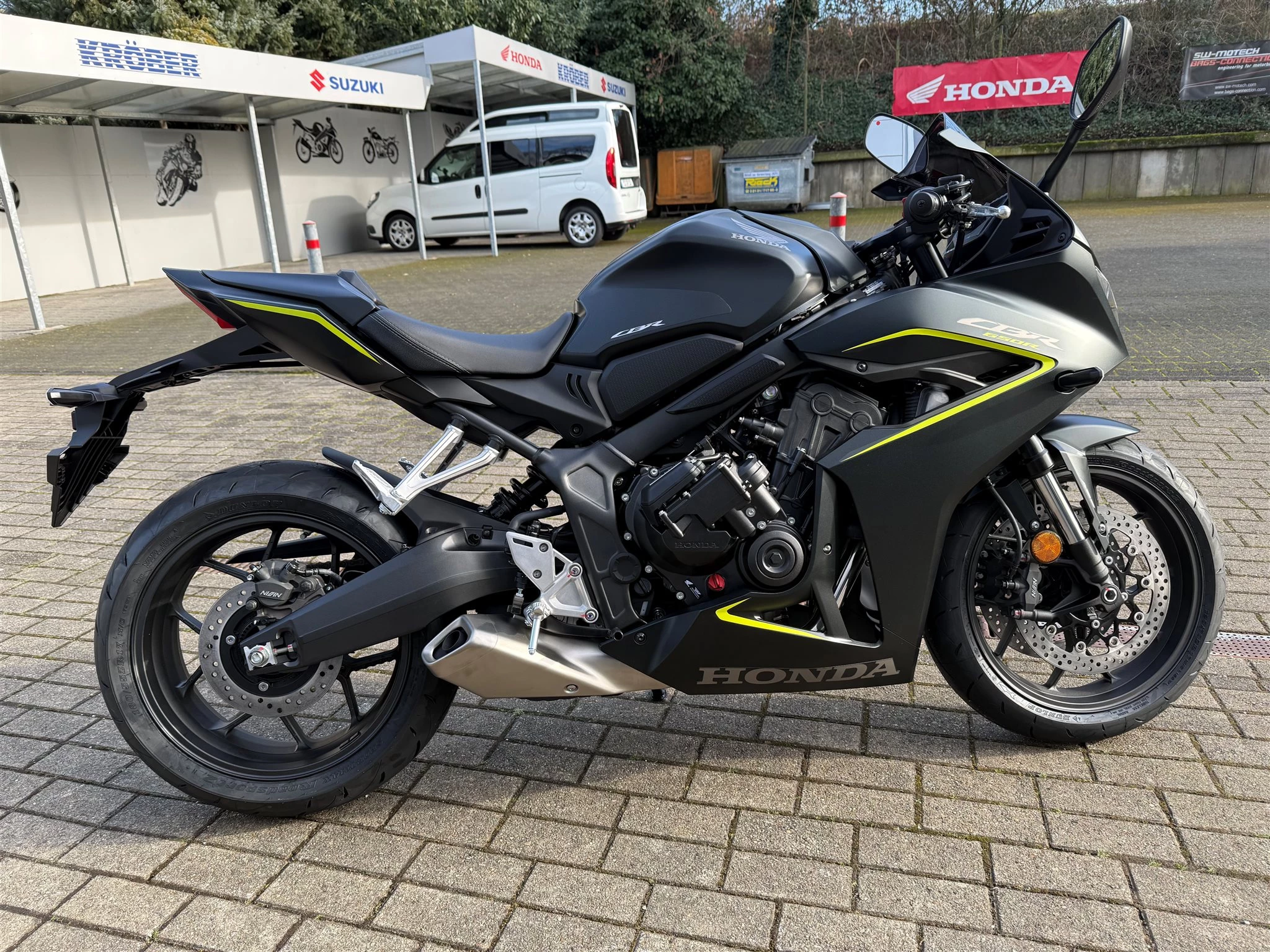 Honda CBR650R E-Clutch