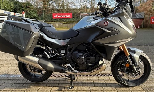 Honda NT1100 DCT Electronic Suspension