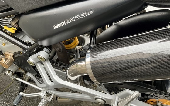 Gebrauchtmotorrad Ducati Monster 900 i.e. Dark - Bild 12