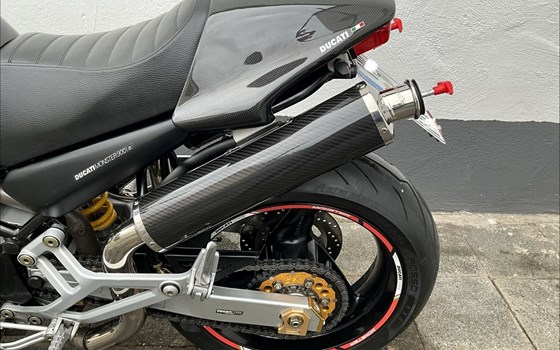 Gebrauchtmotorrad Ducati Monster 900 i.e. Dark - Bild 14