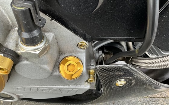 Gebrauchtmotorrad Ducati Monster 900 i.e. Dark - Bild 2