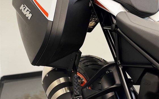 Gebrauchtmotorrad KTM 1290 Super Duke GT - Bild 6