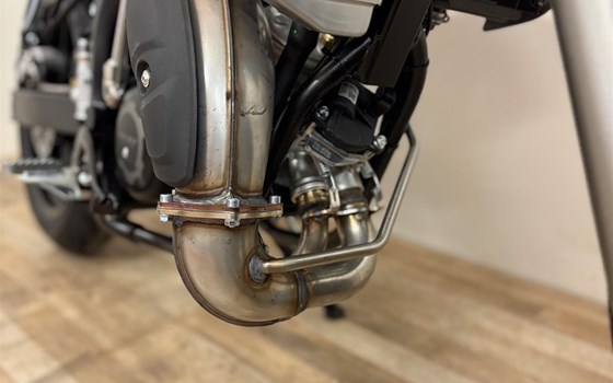 Neufahrzeug Rieju MRT 50 SM Matt Grey - Bild 5