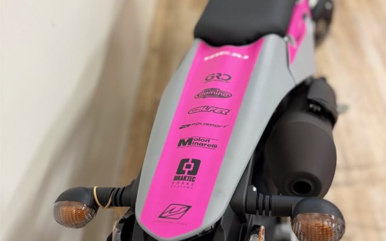 Neufahrzeug Rieju MRT 50 SM Matt Grey - Bild 6