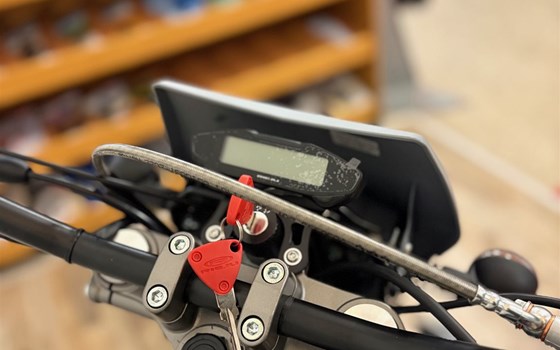 Neufahrzeug Rieju MRT 50 SM Matt Grey - Bild 7