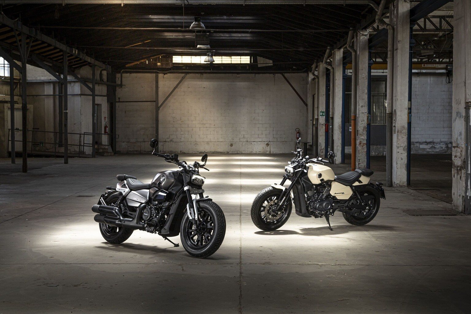 Benelli Leoncino Bobber 400