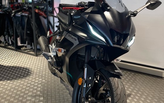 Gebrauchtmotorrad Yamaha R125 - Bild 2