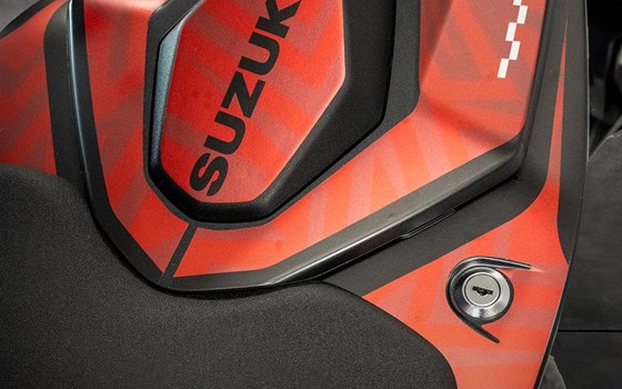 Neufahrzeug Suzuki GSX-8S - Bild 17