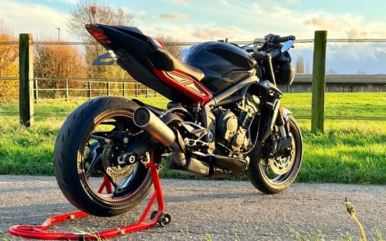 Gebrauchtmotorrad Triumph Street Triple 765 R - Bild 3