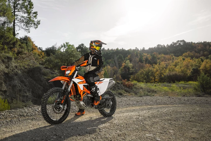 KTM 690 Enduro R (orange) - Bild 11