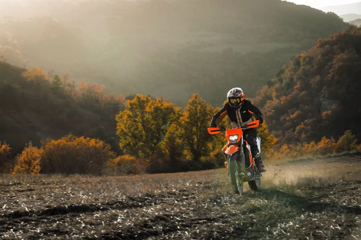 KTM 690 Enduro R (orange) - Bild 7