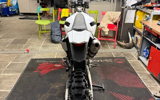 Gebrauchtmotorrad Husqvarna TE 300 - Bild 8