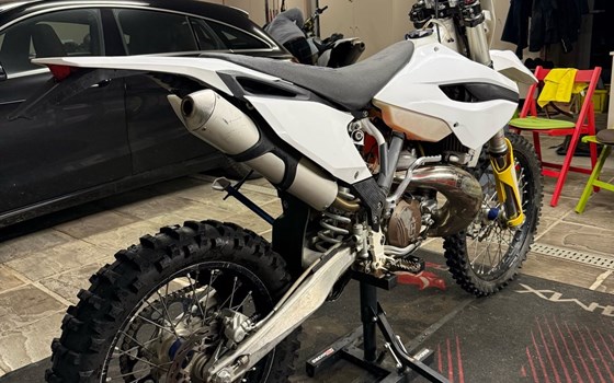 Gebrauchtmotorrad Husqvarna TE 300 - Bild 4