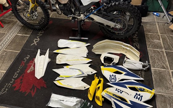 Gebrauchtmotorrad Husqvarna TE 300 - Bild 2