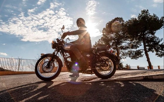 Neufahrzeug Benelli Imperiale 400 - Bild 9