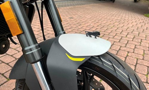 Benelli Leoncino 125